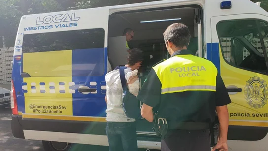 El conductor, con el brazo escayolado, dio positivo en cinco tipos de droga El conductor, con el brazo escayolado, dio positivo en cinco tipos de droga