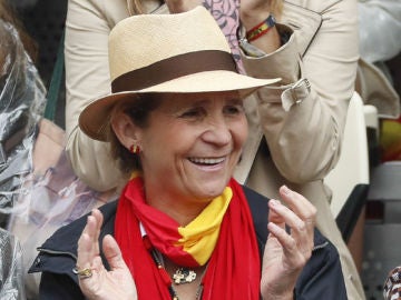 Imagen de la infanta Elena durante el desfile de la Fiesta Nacional