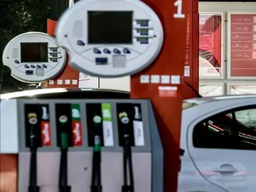 Imagen de archivo de una gasolinera Imagen de archivo de una gasolinera