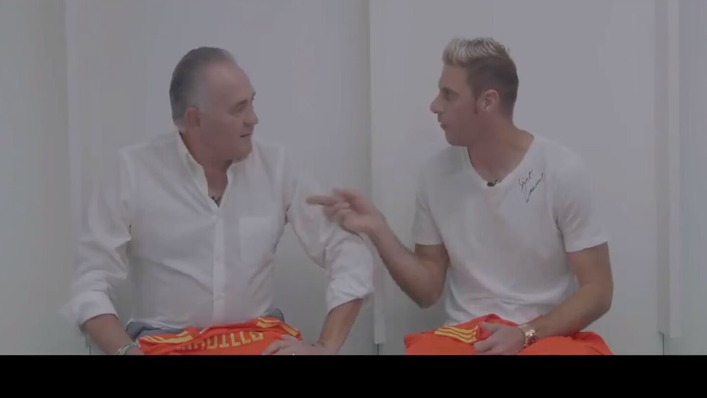 Joaqu&iacute;n y Gordillo se ponen la camiseta de la Selecci&oacute;n