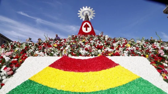 Fiestas del Pilar 2019: Ofrenda a la virgen del Pilar con la bandera de Bolivia, país invitado Fiestas del Pilar 2019