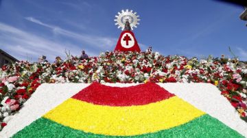Fiestas del Pilar 2019: Ofrenda a la virgen del Pilar con la bandera de Bolivia, país invitado