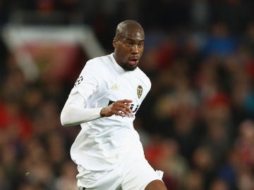 Geoffrey Kondogbia, en un partido de Champions con el Valencia Geoffrey Kondogbia, en un partido de Champions con el Valencia