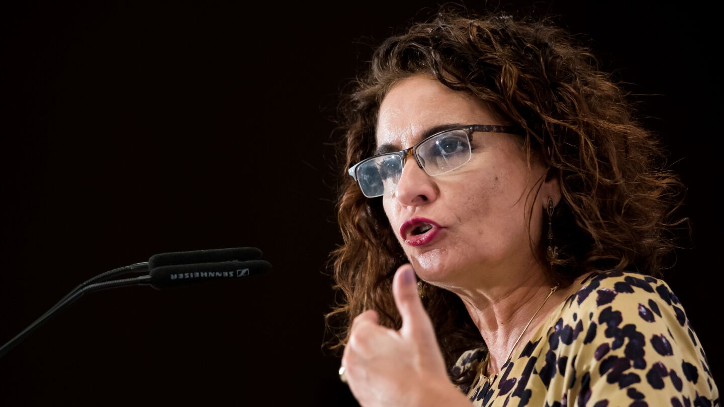 La ministra de Hacienda, Mar&iacute;a Jes&uacute;s Montero