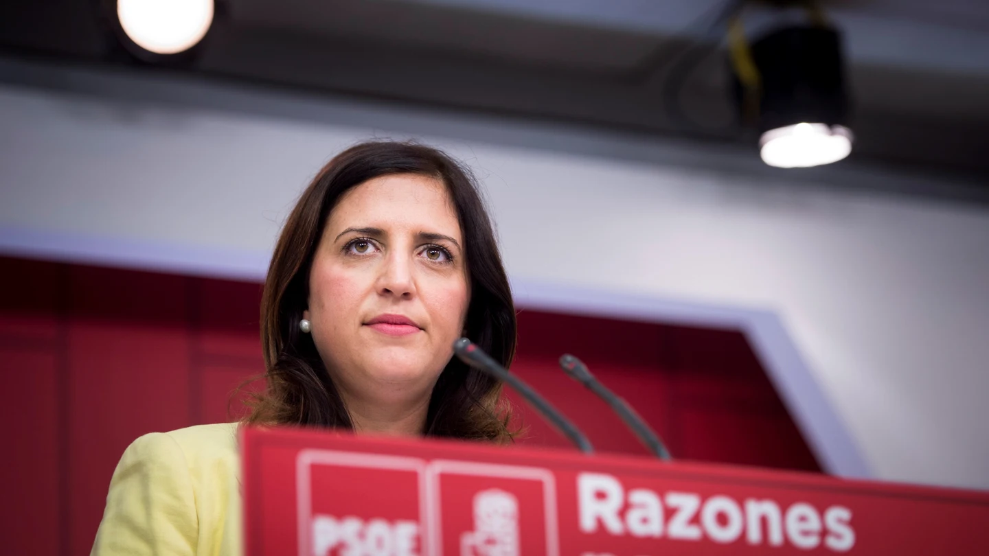 La portavoz del Comité Electoral del PSOE, Esther Peña, durante la rueda de prensa La portavoz del Comité Electoral del PSOE, Esther Peña, durante la rueda de prensa