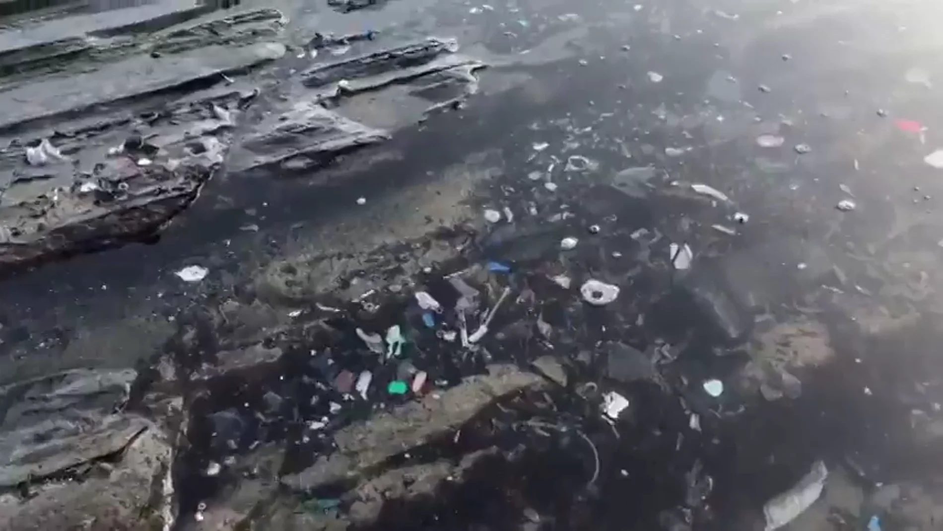 El vídeo que muestra cómo el plástico ha invadido el Flysch de la localidad vasca de Zumaia