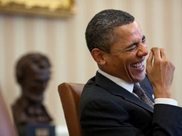 Barack Obama riéndose Barack Obama riéndose