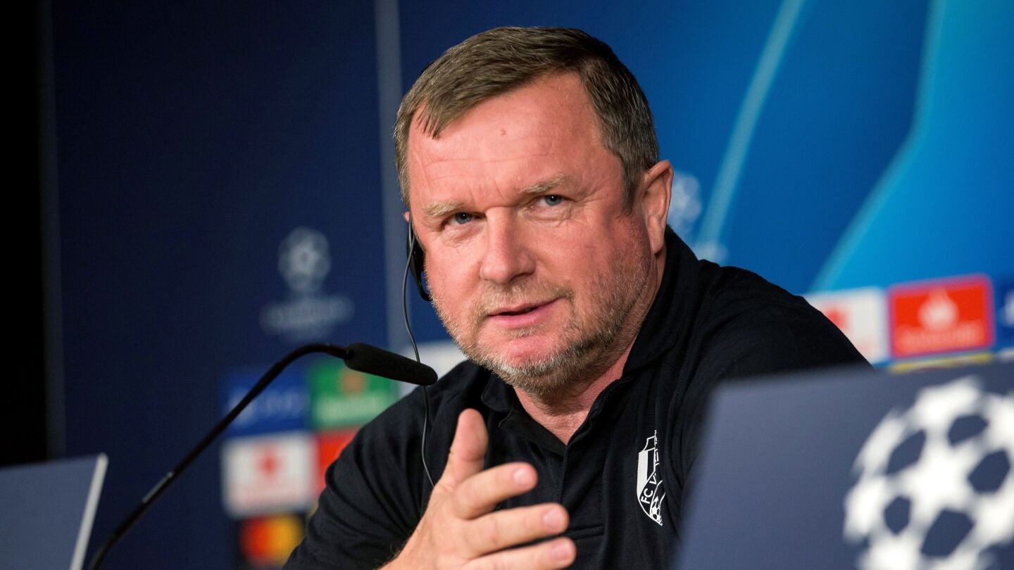 El entrenador checo del Viktoria Pilsen, Pavel Vrba, en rueda de prensa en el Bernab&eacute;u
