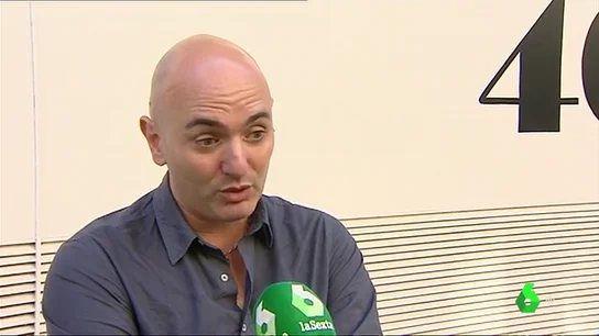 Habla Max Weinbinder, el director del hotel que frenó una agresión machista en Menorca: "Pactamos que ante la no denuncia volviera a Inglaterra" Habla Max Weinbinder, el director del hotel que frenó una agresión machista en Menorca: "Pactamos que ante la no denuncia volviera a Inglaterra"