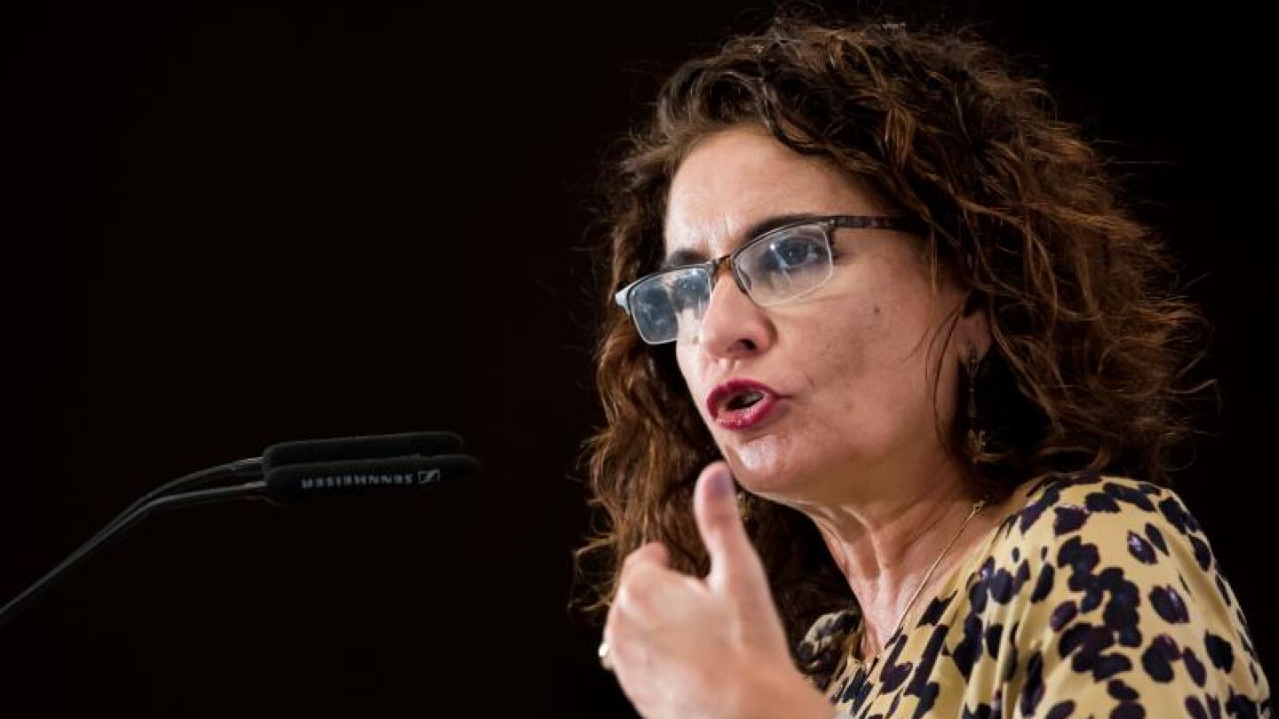 La ministra de Hacienda, Mar&iacute;a Jes&uacute;s Montero