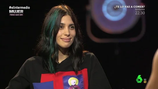 El mensaje de Nadya Tolokonnikova a las mujeres: "Quiero vivir un mundo en el que las Cenicientas luchen contra el patriarcado y las desigualdades" El mensaje de Nadya Tolokonnikova a las mujeres: "Quiero vivir un mundo en el que las Cenicientas luchen contra el patriarcado y las desigualdades"