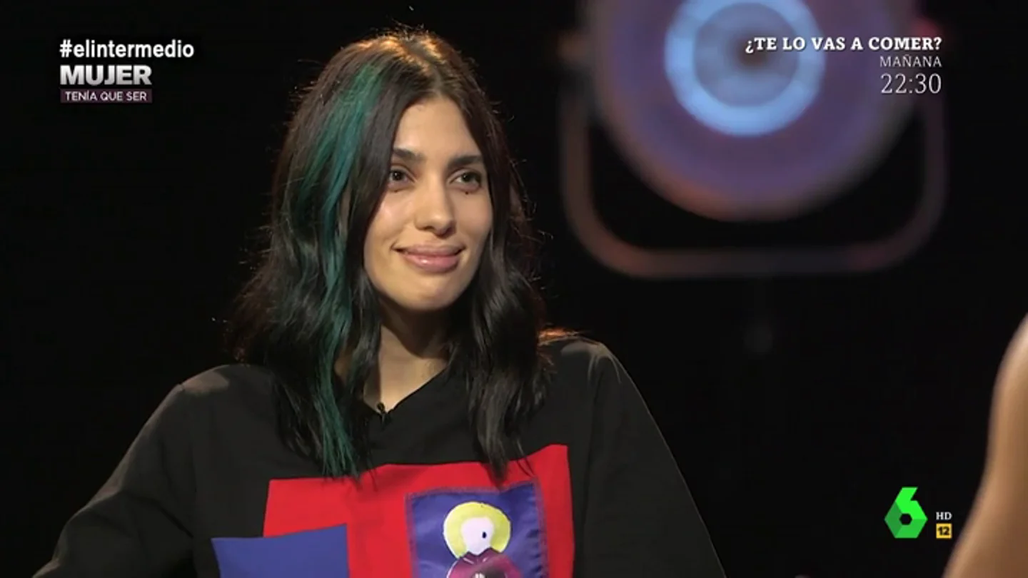 El mensaje de Nadya Tolokonnikova a las mujeres: "Quiero vivir un mundo en el que las Cenicientas luchen contra el patriarcado y las desigualdades" El mensaje de Nadya Tolokonnikova a las mujeres: "Quiero vivir un mundo en el que las Cenicientas luchen contra el patriarcado y las desigualdades"