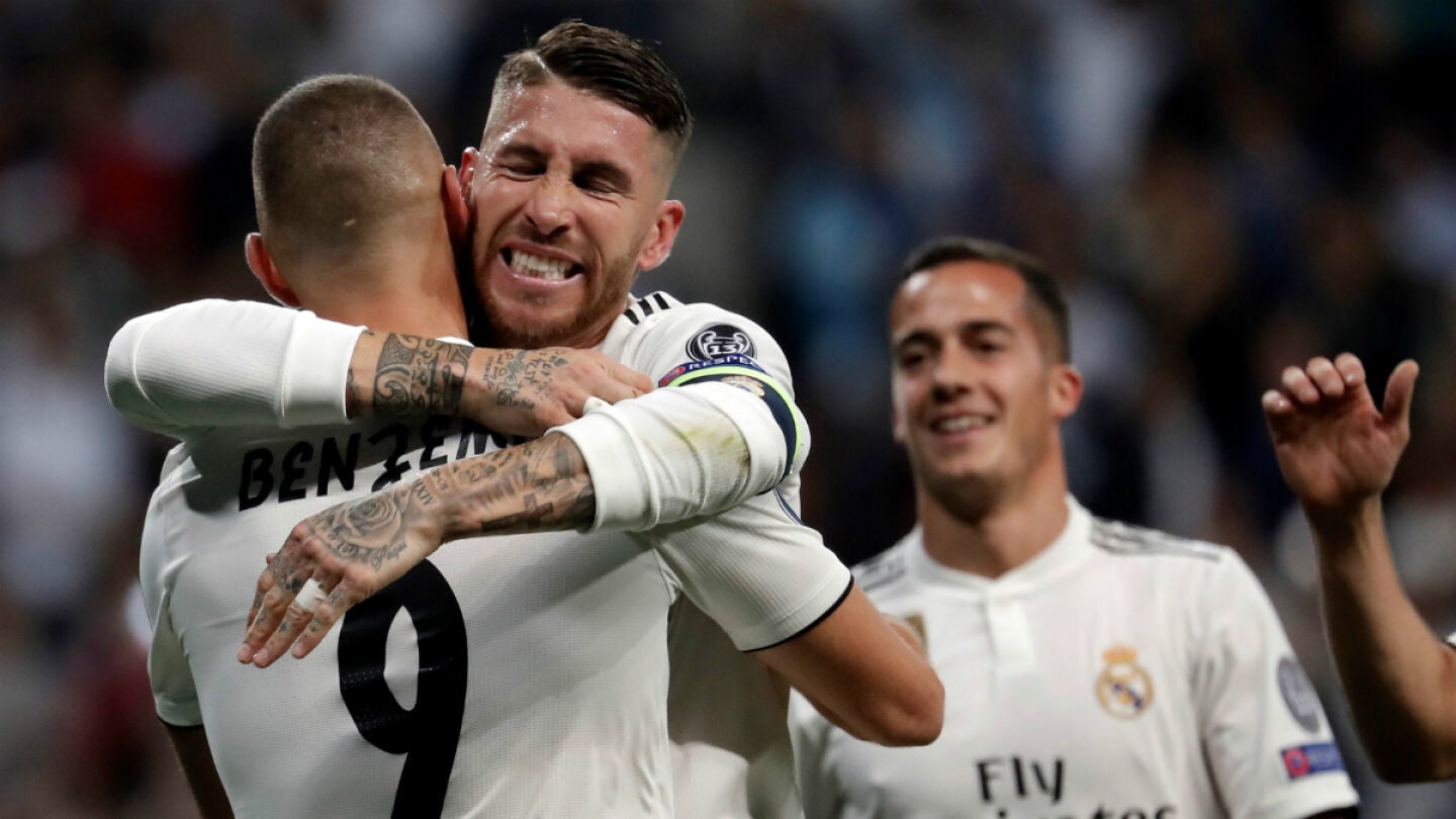 Benzema y Ramos celebran un gol