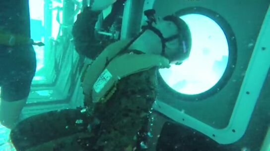 &iquest;C&oacute;mo sobrevivir al hundimiento de un helic&oacute;ptero?