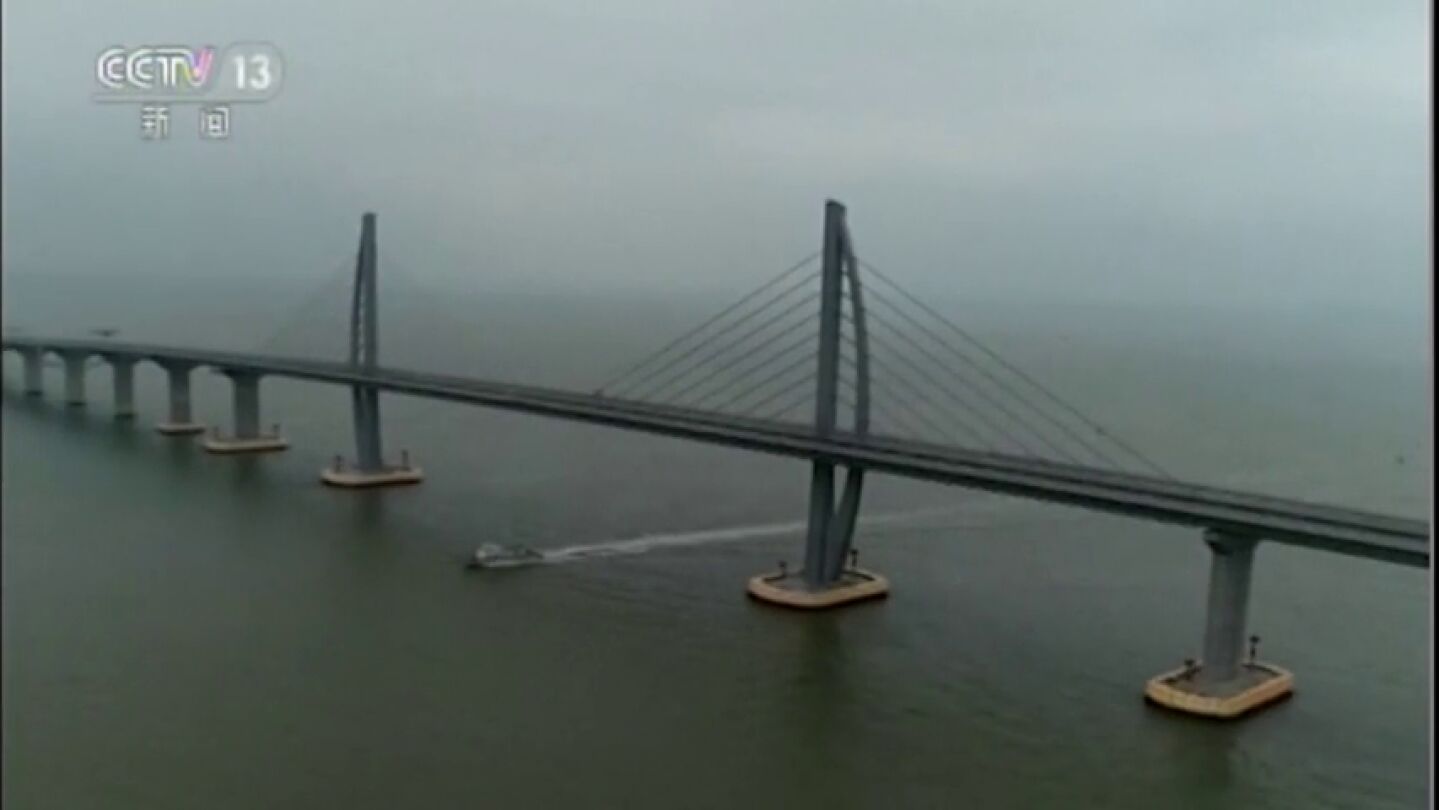 China inaugura el puente sobre el mar m&aacute;s largo del mundo con 55 kil&oacute;metros de recorrido