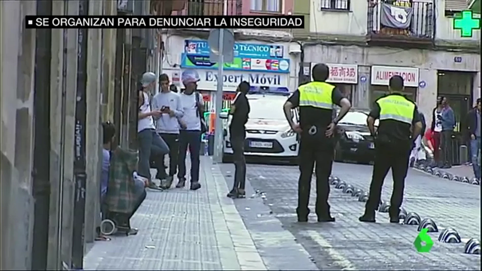 Los vecinos de un barrio de Bilbao denuncian la inseguridad en sus calles: "Roban las cámaras y los móviles a los turistas"