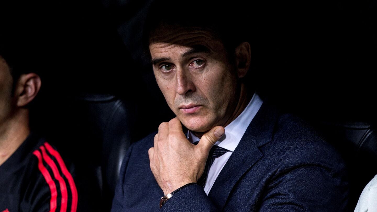Julen Lopetegui, en el banquillo del Santiago Bernab&eacute;u