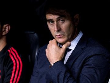 Julen Lopetegui, en el banquillo del Santiago Bernabéu Julen Lopetegui, en el banquillo del Santiago Bernabéu