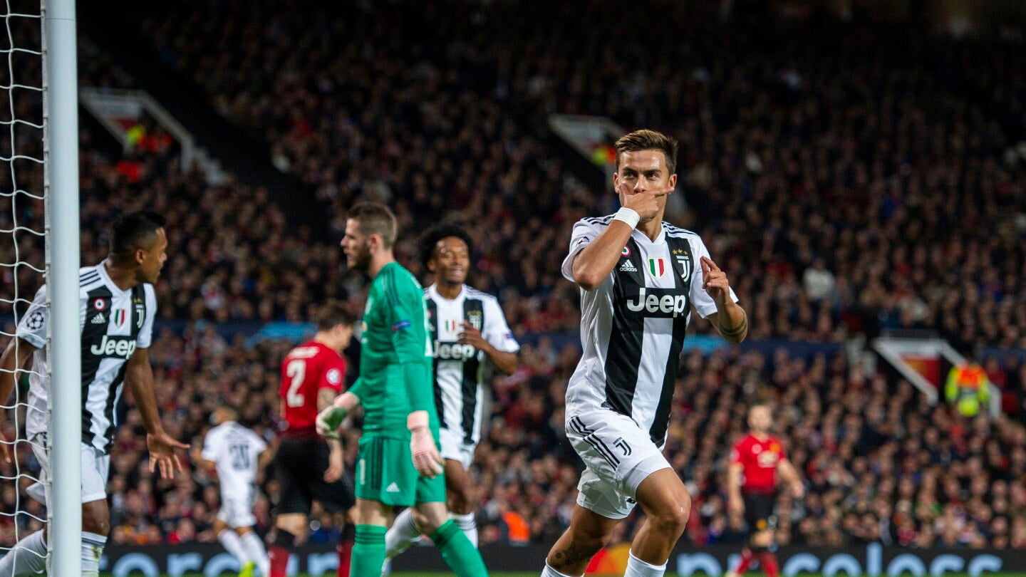 Dybala celebra su gol en Old Trafford