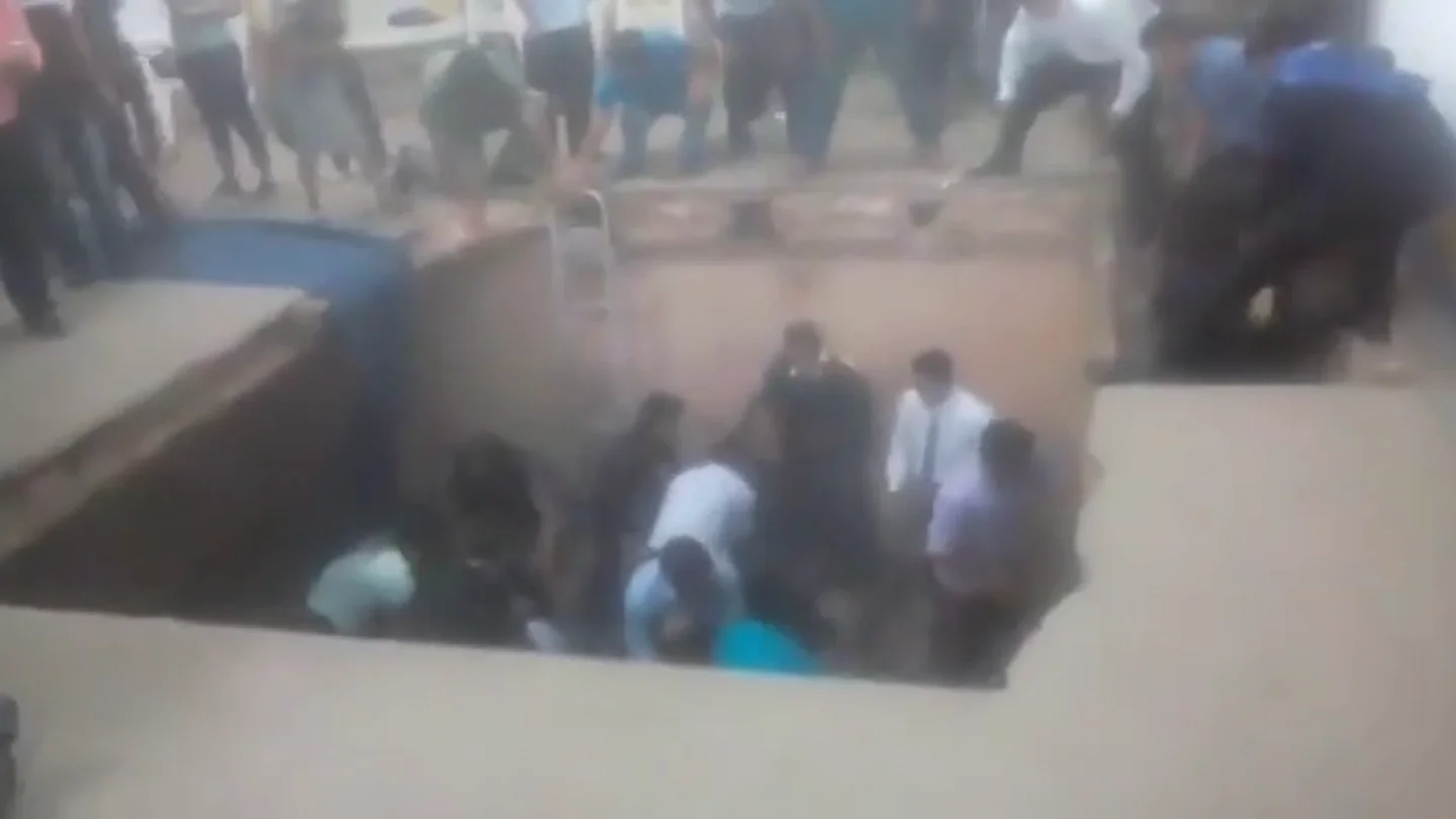 El suelo de una fiesta de graduación se desploma y deja 10 heridos El suelo de una fiesta de graduación se desploma y deja 10 heridos