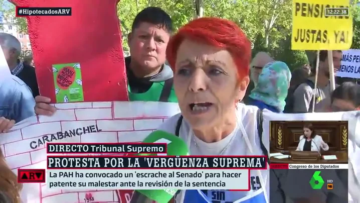 La indignación de Mari Carmen (PAH): "Llevamos años luchando contra las hipotecas. Hemos visto en la calle a niños y suicidios de personas, ya está bien"