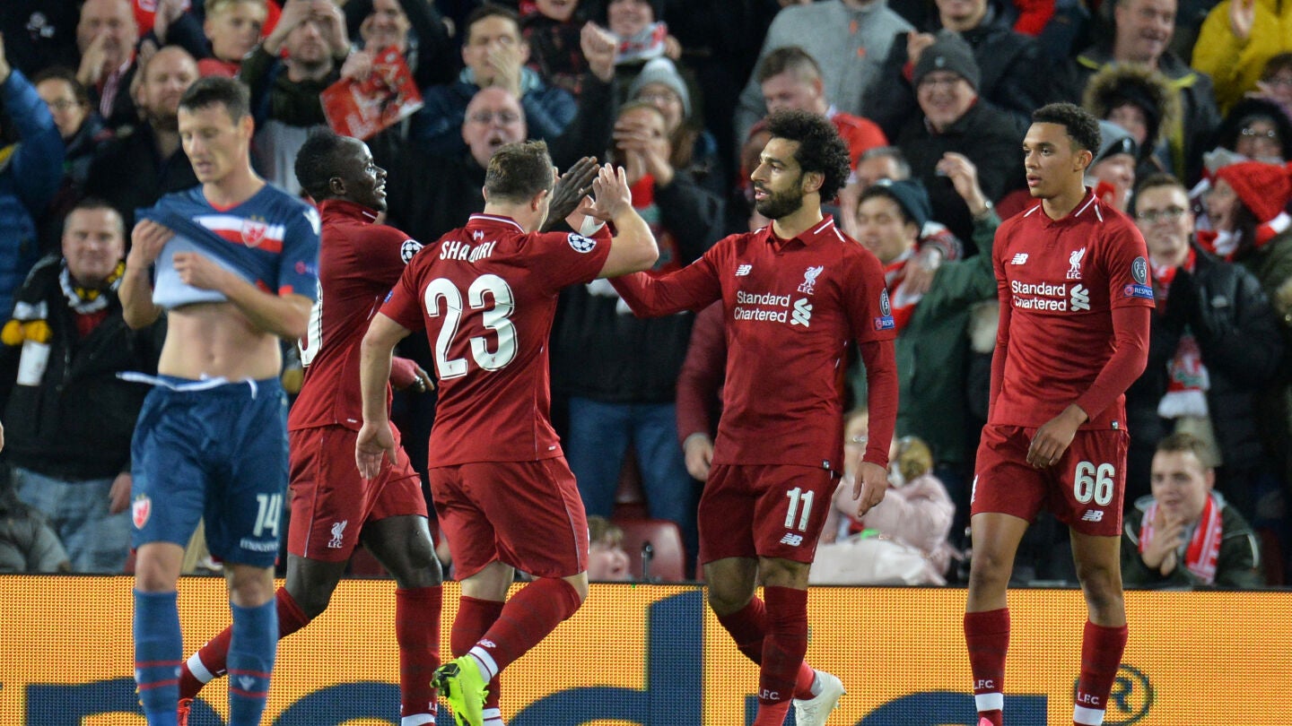 Shaqiri, Man&eacute; y Salah celebran un gol ante el Estrella Roja
