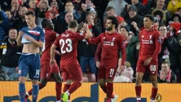 Shaqiri, Mané y Salah celebran un gol ante el Estrella Roja