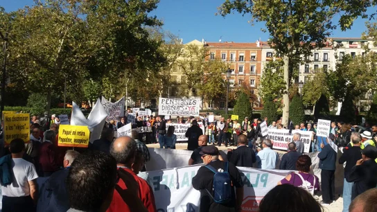 Escrache de los pensionistas al Supremo por las hipotecas Escrache de los pensionistas al Supremo por las hipotecas