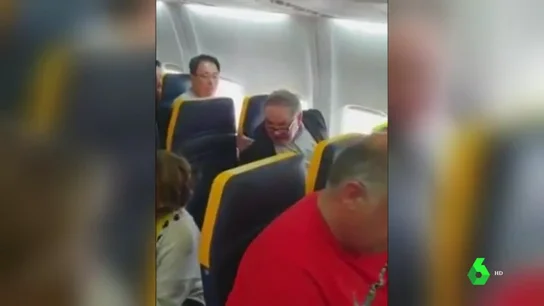El pasajero que protagonizó el incidente racista El pasajero que protagonizó el incidente racista