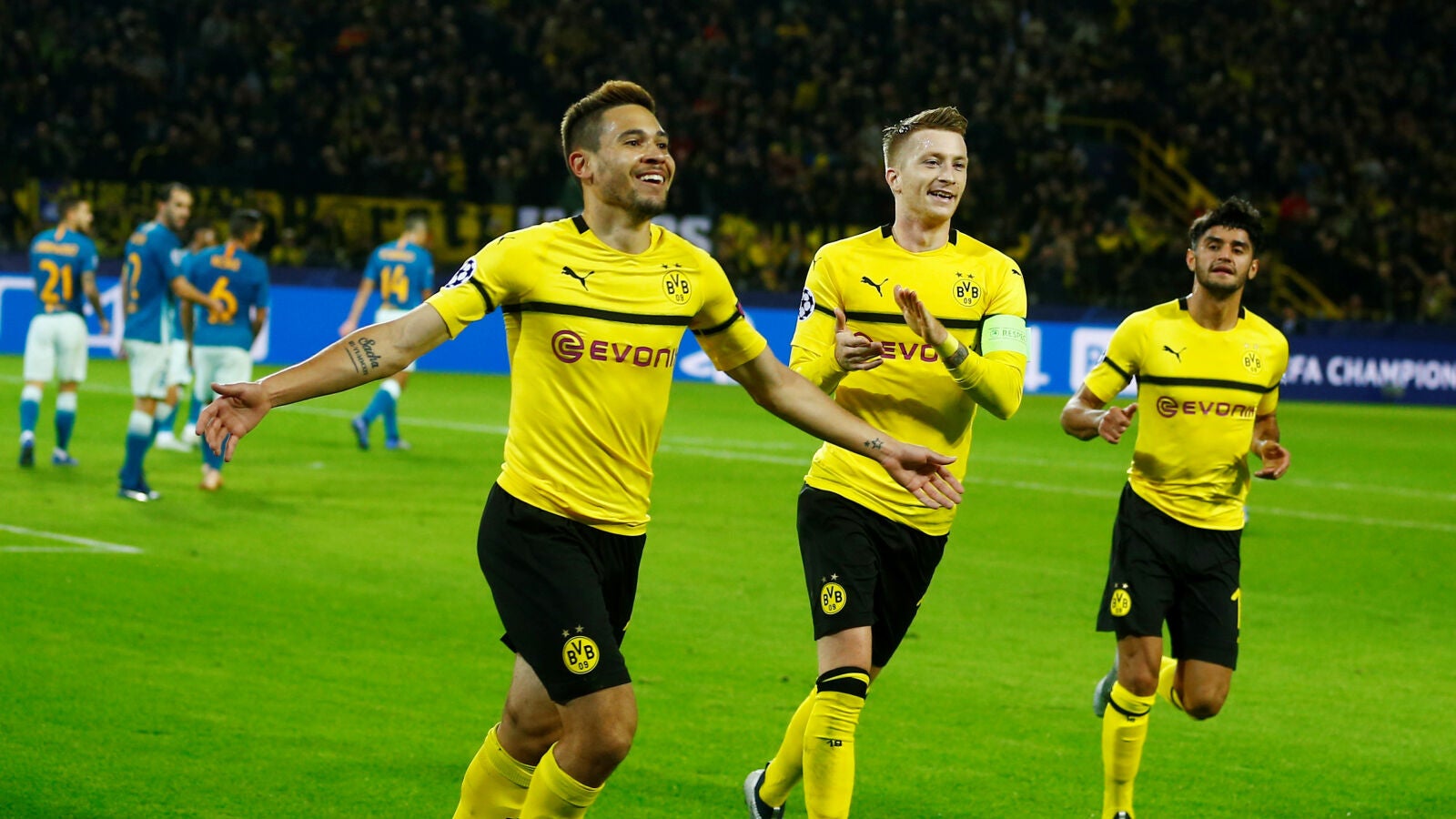 Los jugadores del Borussia Dortmund celebran un gol ante el Atl&eacute;tico