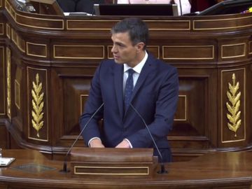 Pedro Sánchez: "El proyecto de Casado pasa por la derecha del señor Trillo, que dijo que el delito de rebelión se tiene que dar por militares o civiles armados" Pedro Sánchez: "El proyecto de Casado pasa por la derecha del señor Trillo, que dijo que el delito de rebelión se tiene que dar por militares o civiles armados"