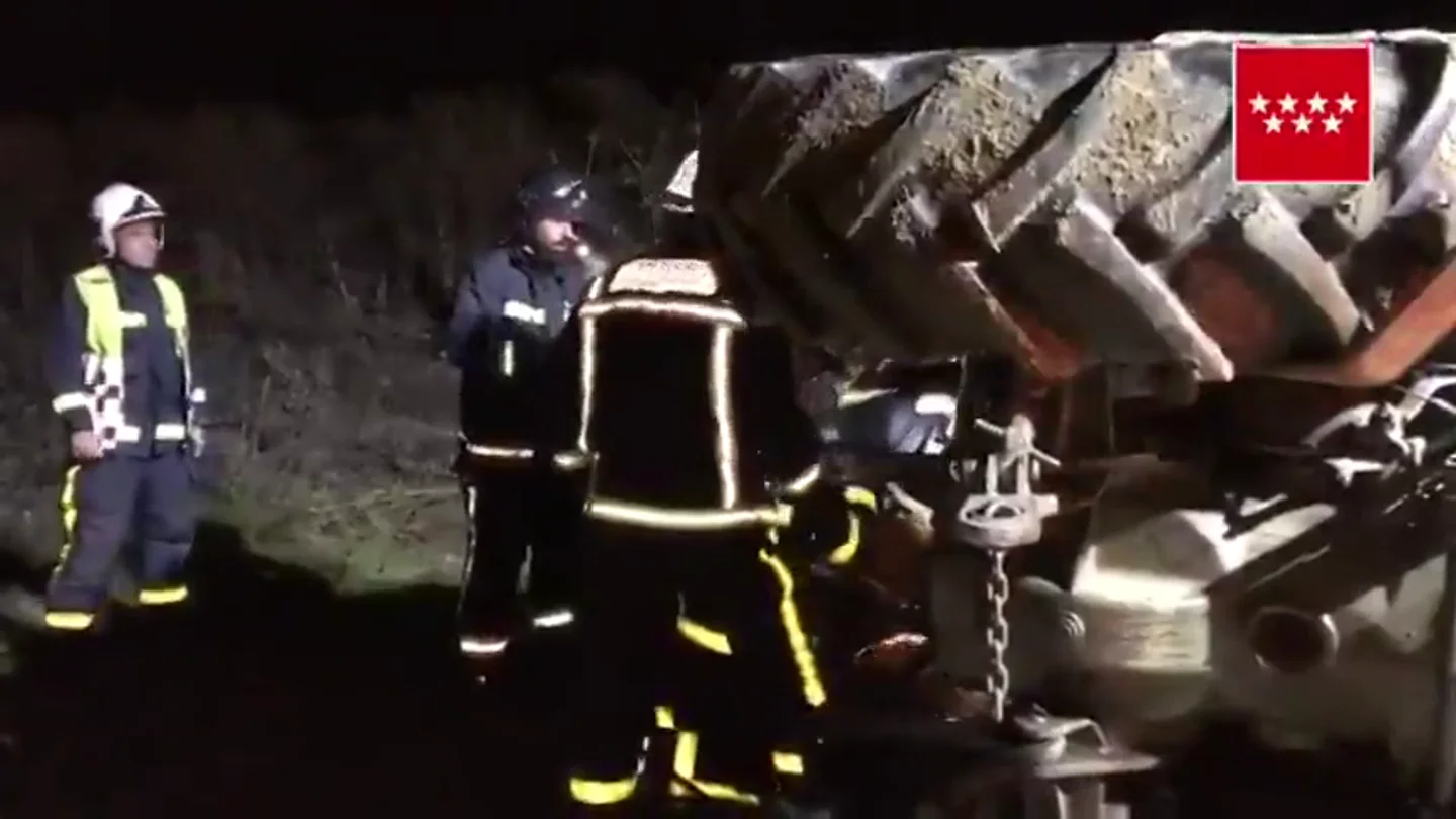 Muere un hombre aplastado por su tractor tras caer por un terraplén en Madrid Muere un hombre aplastado por su tractor tras caer por un terraplén en Madrid