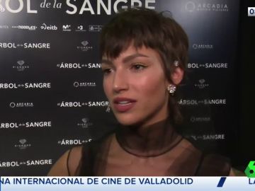 A Úrsula Corberó se le 'cae la baba' al hablar de su relación con Chino Darín A Úrsula Corberó se le 'cae la baba' al hablar de su relación con Chino Darín
