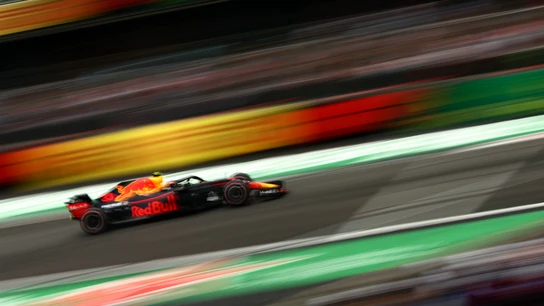 Verstappen rueda con el Red Bull Verstappen rueda con el Red Bull