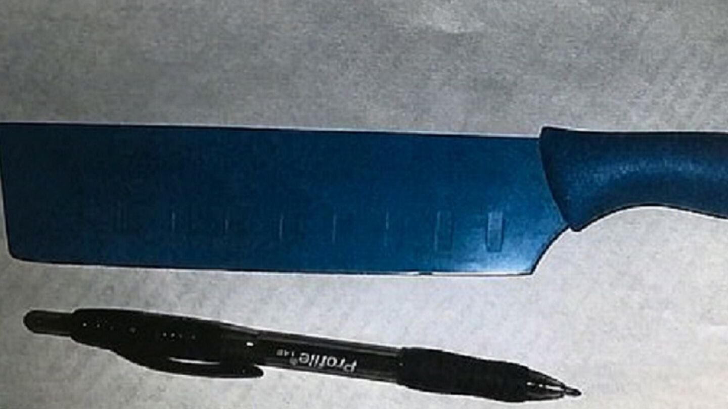 Imagen de un cuchillo con el que las menores planeaban matar a sus compa&ntilde;eros