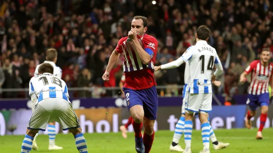 Diego Godín celebra un gol Diego Godín celebra un gol