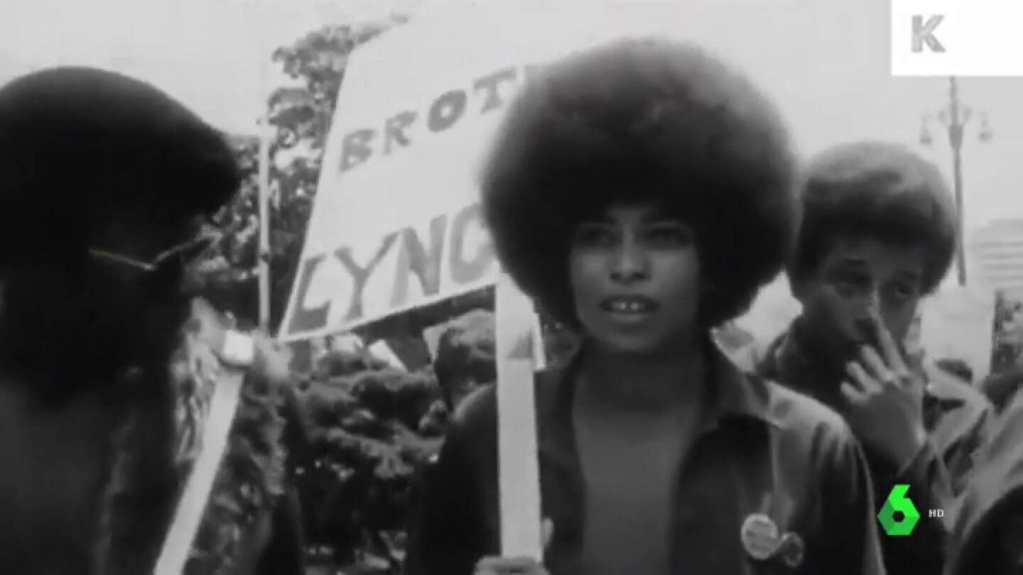 De ser la 'pantera negra' m&aacute;s buscada por el FBI a luchar por el feminismo: la vida del icono antirracista Angela Davis