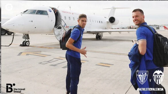 Los jugadores del Valencia, rumbo a Bilbao