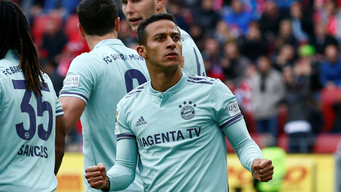 Thiago celebra un gol Thiago celebra un gol con el Bayern