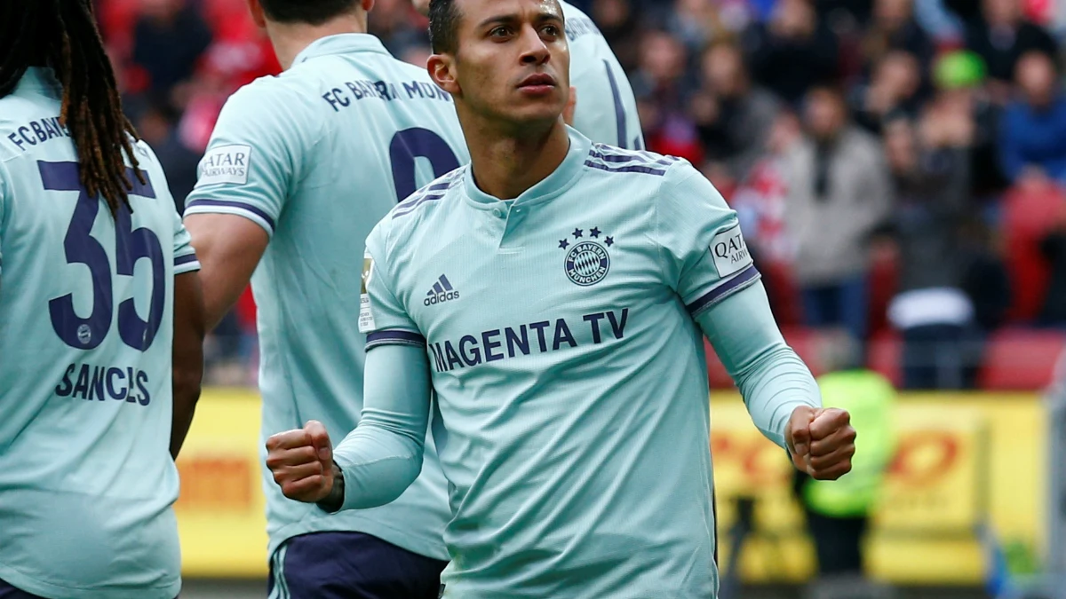 Thiago celebra un gol con el Bayern