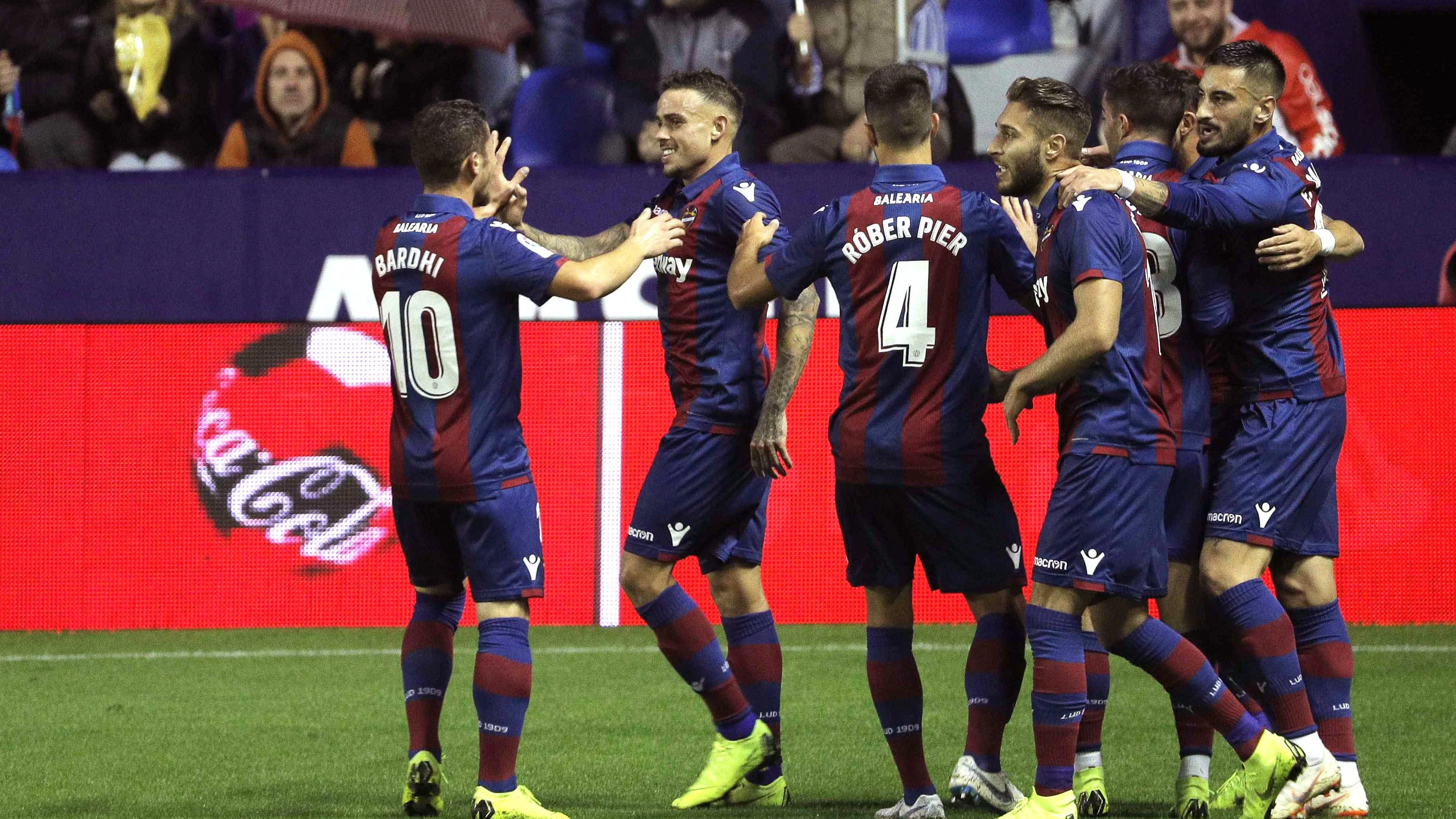 Los jugadores del Levante celebran un gol ante el Leganés