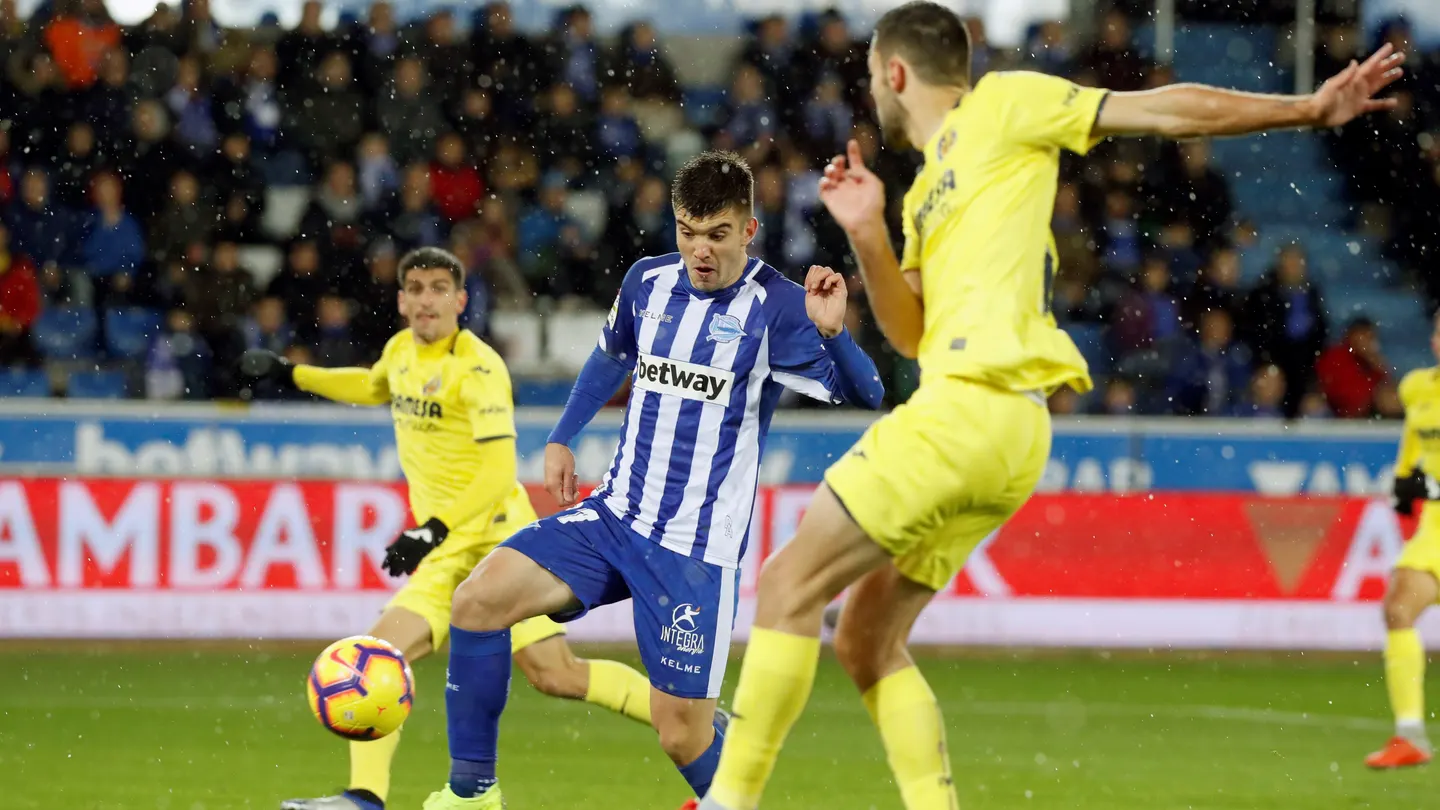 Martín Aguirregabiria, en acción ante el Villarreal Martín Aguirregabiria, en acción ante el Villarreal