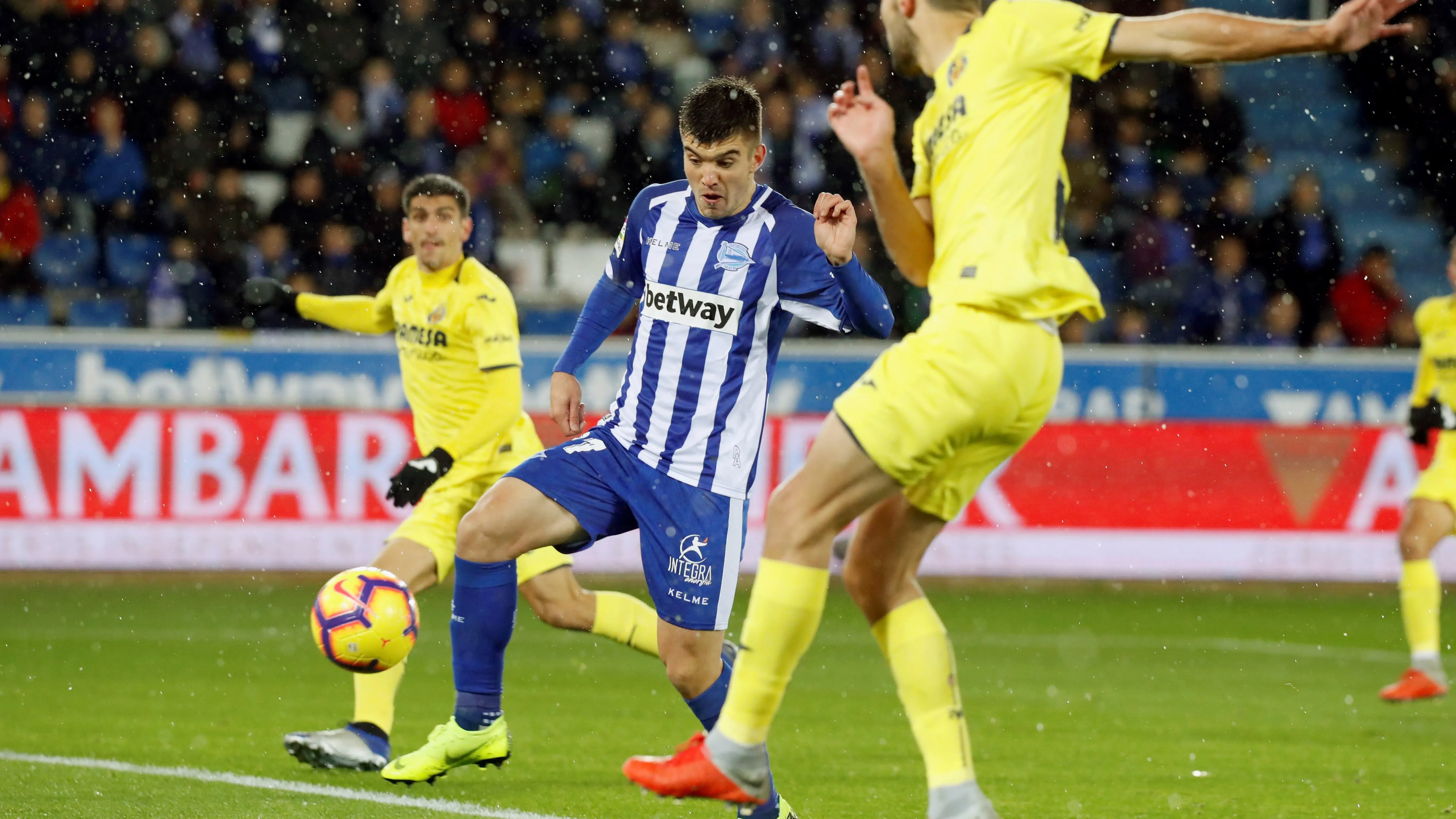 Martín Aguirregabiria, en acción ante el Villarreal