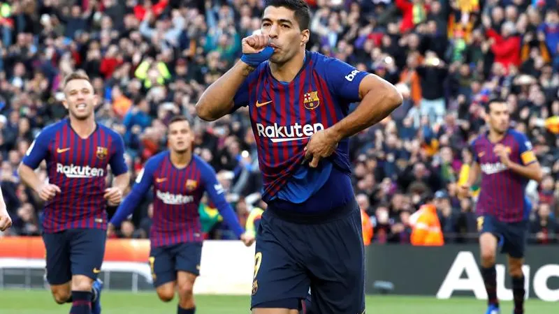 Luis Suárez celebra un gol ante el Madrid