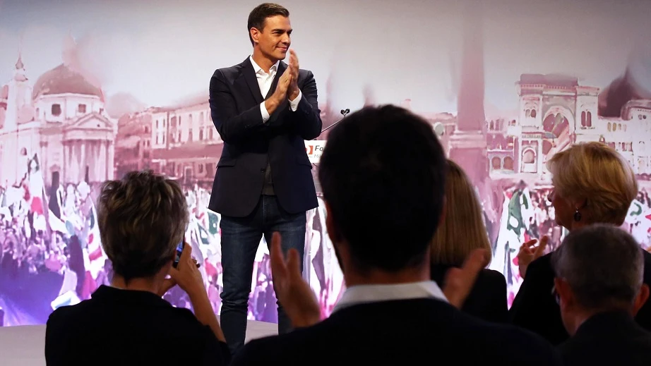 Pedro Sánchez durante un acto en Milán