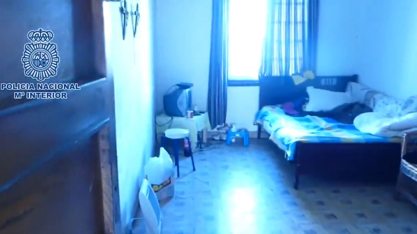 Infravivienda en la que viv&iacute;an personas obligadas a prostituirse en Santiago