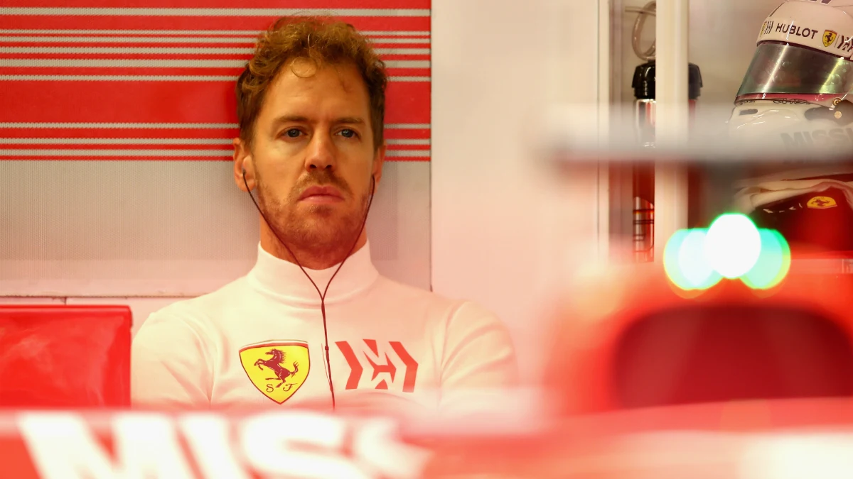 Vettel, en el box de Ferrari