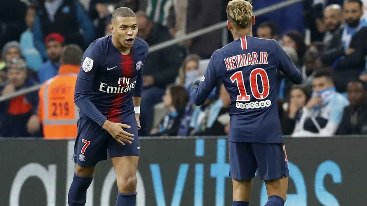 Mbappé y Neymar celebran un gol