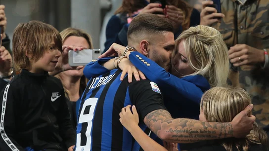 Icardi y Wanda Nara, durante un partido del Inter Icardi y Wanda Nara, durante un partido del Inter