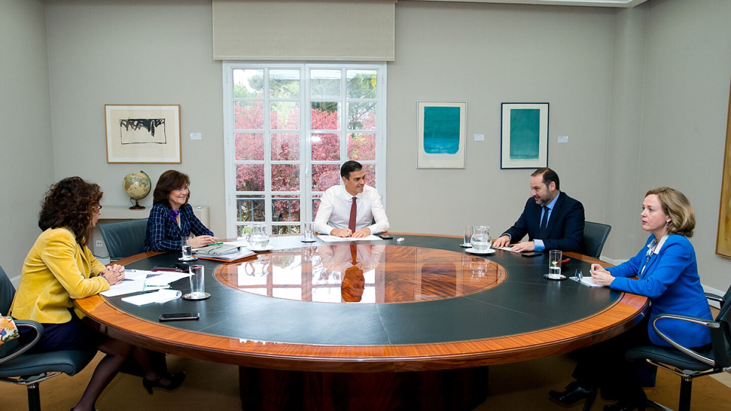 Reuni&oacute;n de S&aacute;nchez con Calvo, Montero, &Aacute;balos y Calvi&ntilde;o